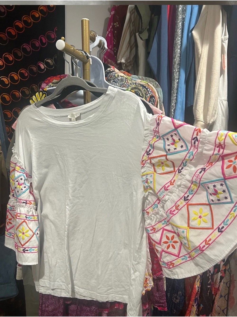 ODDY White Top with Multicolor Embroidered Bell Sleeves 2XL - Picture 4 of 9